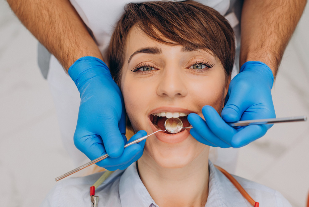 femme au dentiste