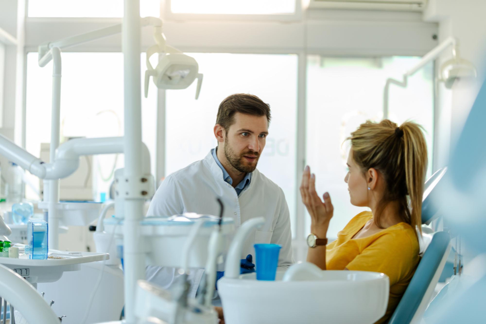 Dentiste et sa patiente